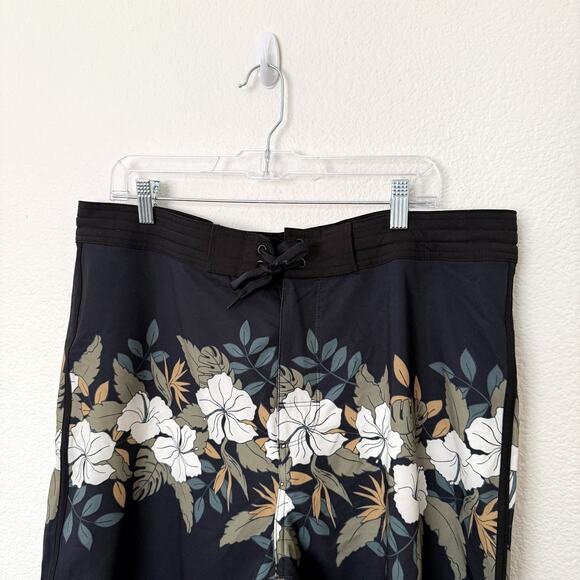 [Old Navy] Black Floral Print Built-In Flex Board Shorts Swim Trunks NWT Size 38 - Picture 4 of 11